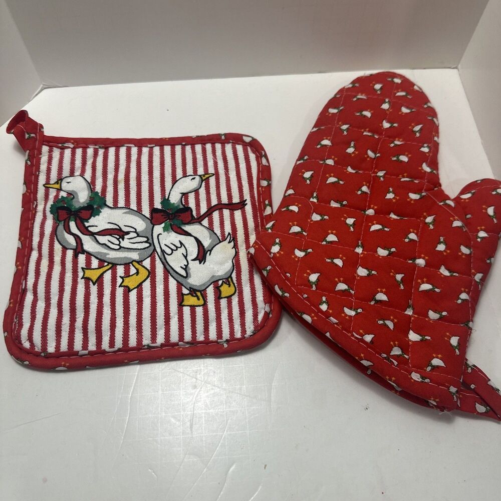 Vintage Christmas Goose Duck Quilted Oven Mitt Potholder Set Red Cottage Core